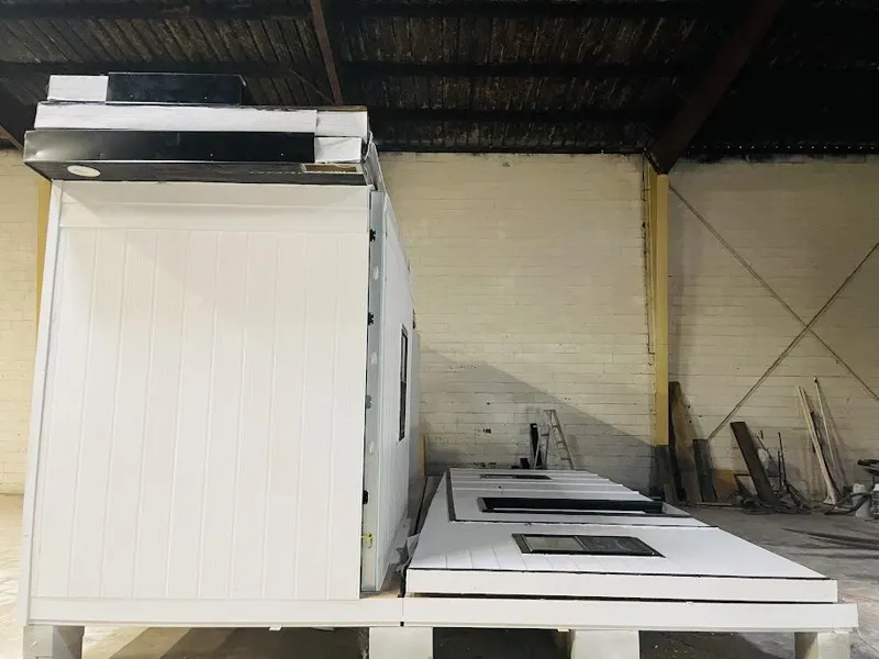 Floor panel unfolding