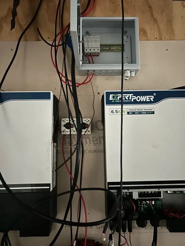 ExpertPower 6.5KW hybrid solar inverter (48V) and combiner box